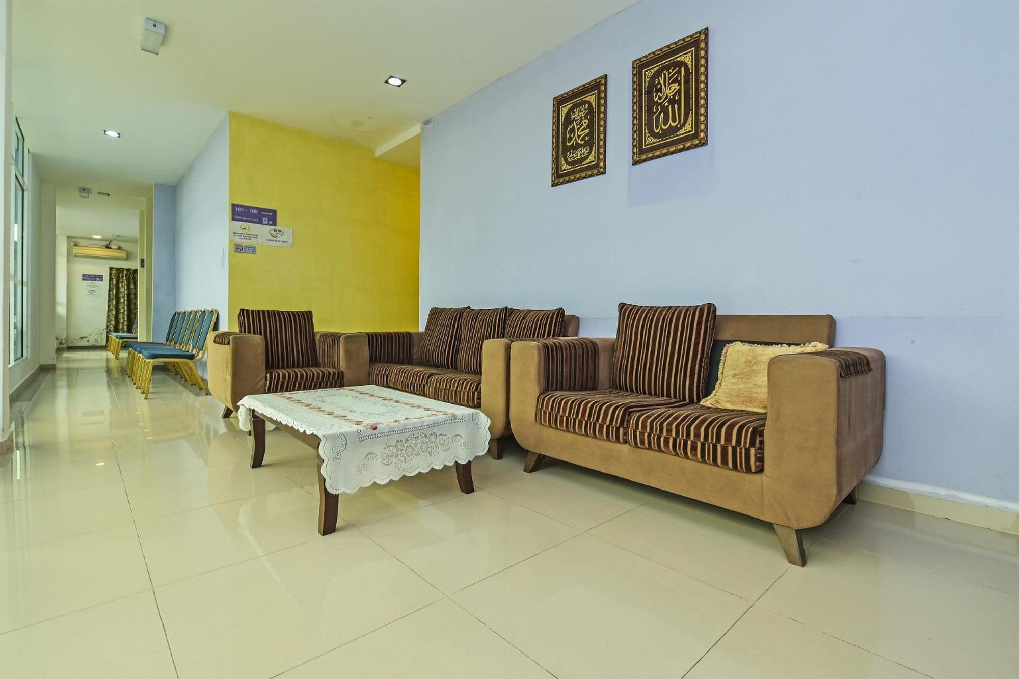 Oyo 275 Senyum Inn Пантай-Сенанг Экстерьер фото